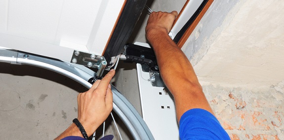 Garage Door Repairman Peoria IL